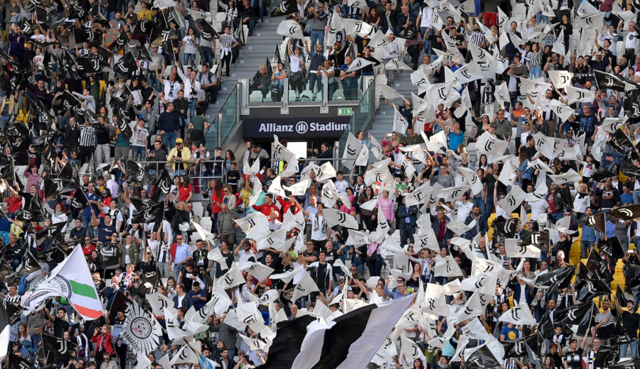 El fútbol femenino continúa batiendo récords de asistencia